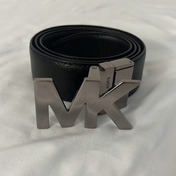 Michael Kors Silver and Black Leather Reversible Logo Buckle Belt - Picture 2 of 6